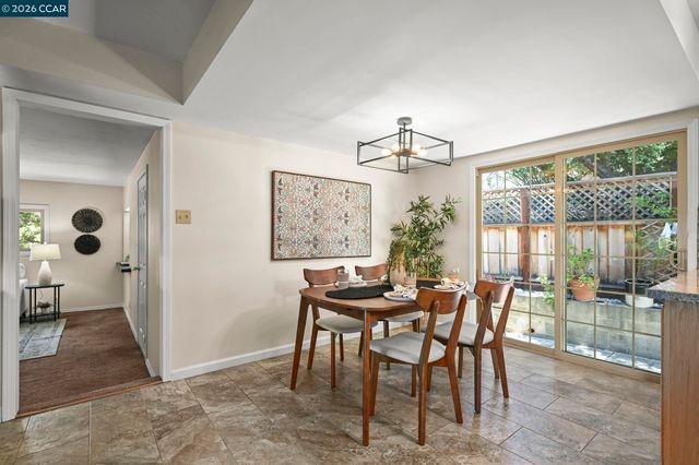 861 Holly Hill Dr, Walnut Creek, CA 94596