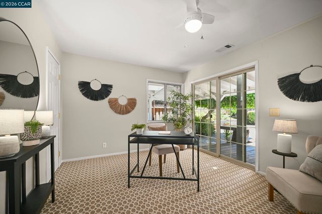 861 Holly Hill Dr, Walnut Creek, CA 94596
