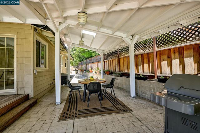 861 Holly Hill Dr, Walnut Creek, CA 94596