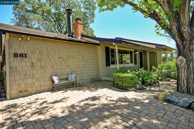 861 Holly Hill Dr, Walnut Creek, CA 94596