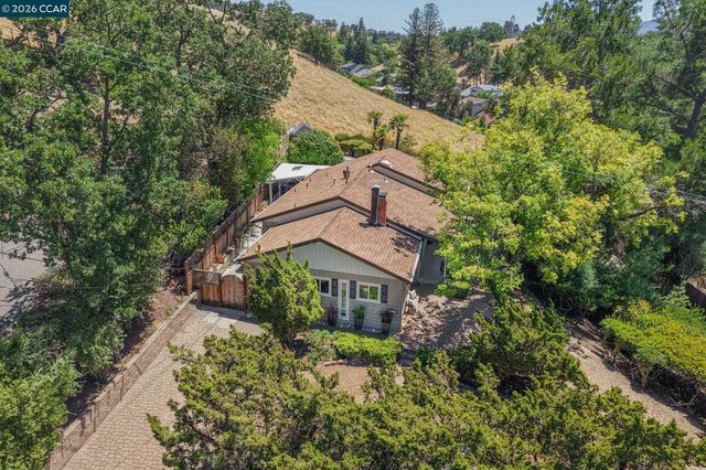 861 Holly Hill Dr, Walnut Creek, CA 94596