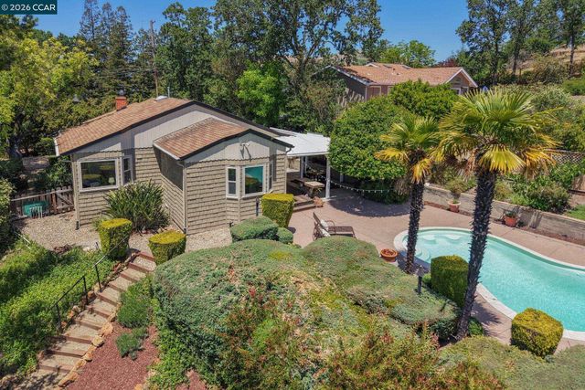 861 Holly Hill Dr, Walnut Creek, CA 94596