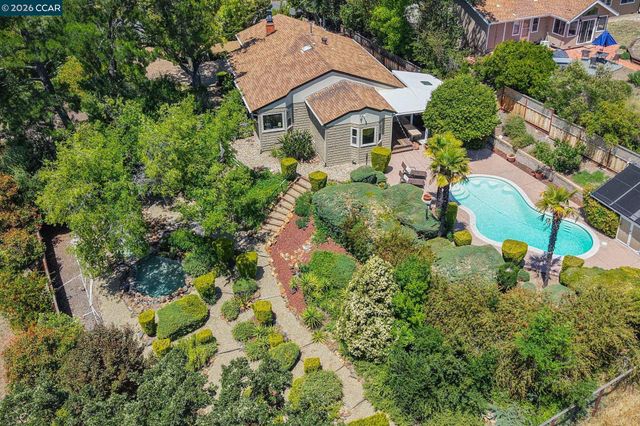 861 Holly Hill Dr, Walnut Creek, CA 94596