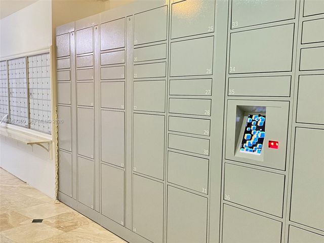 800 Parkview Dr 1007, Hallandale Beach, FL 33009