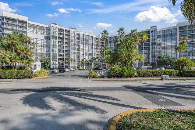 800 Parkview Dr 1007, Hallandale Beach, FL 33009