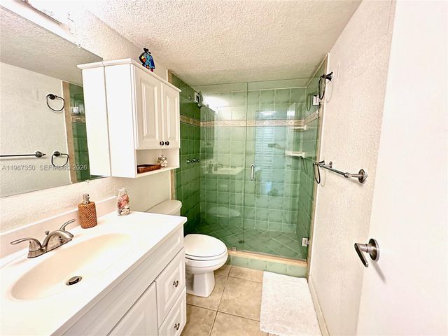 800 Parkview Dr 1007, Hallandale Beach, FL 33009