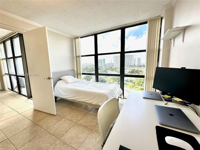 800 Parkview Dr 1007, Hallandale Beach, FL 33009