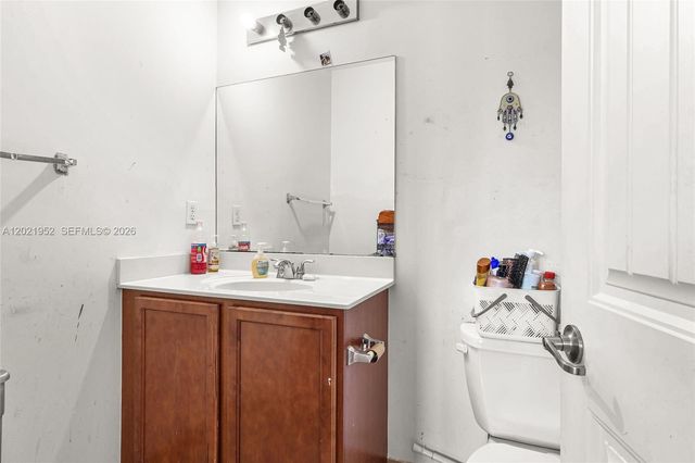 8956 SW 215th Ter, Cutler Bay, FL 33189