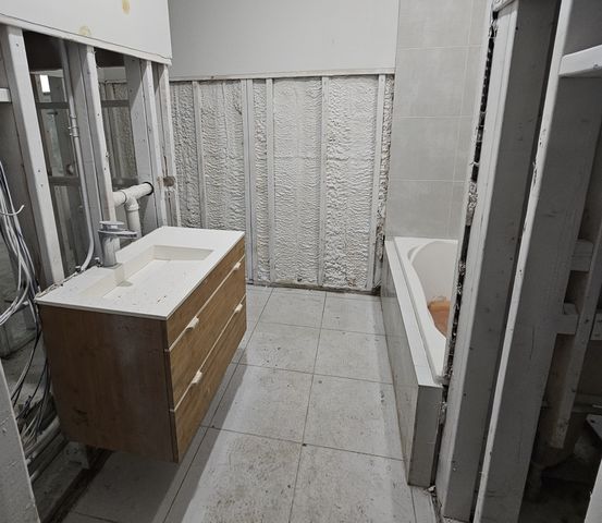 1013 N Honore Street 1, Chicago, IL 60622