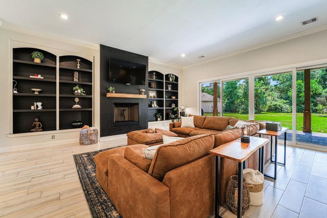 25142 W Tara Plantation Drive, Tomball, TX 77375