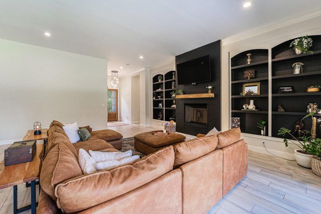 25142 W Tara Plantation Drive, Tomball, TX 77375