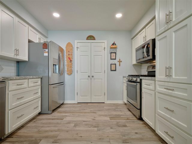 9015 Antonia Street, Needville, TX 77461