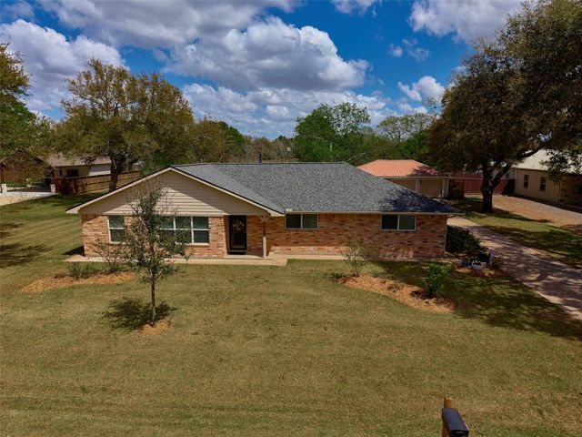 9015 Antonia Street, Needville, TX 77461