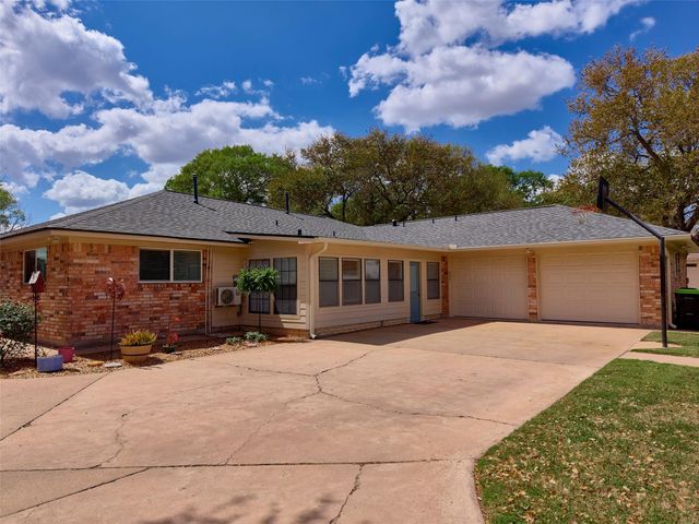 9015 Antonia Street, Needville, TX 77461