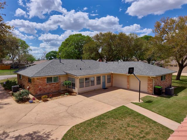 9015 Antonia Street, Needville, TX 77461