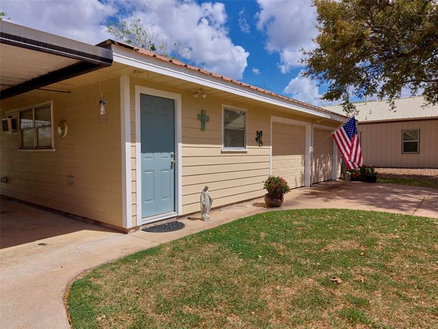 9015 Antonia Street, Needville, TX 77461