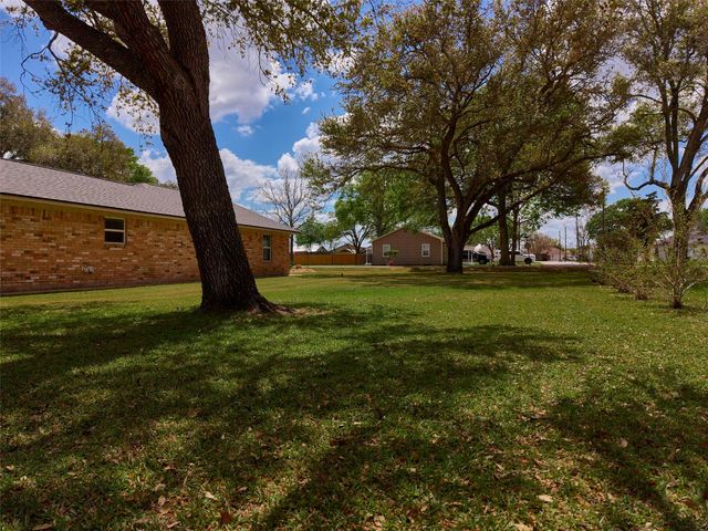 9015 Antonia Street, Needville, TX 77461