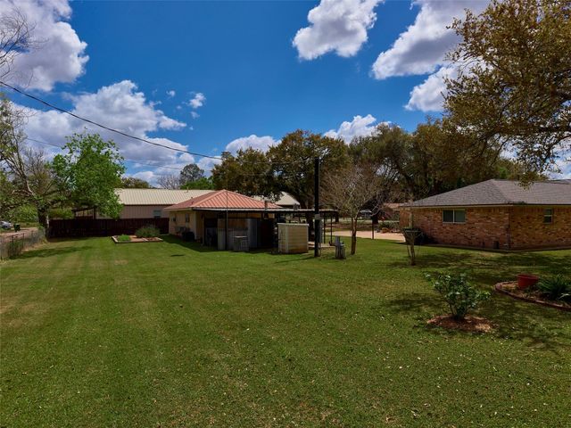 9015 Antonia Street, Needville, TX 77461