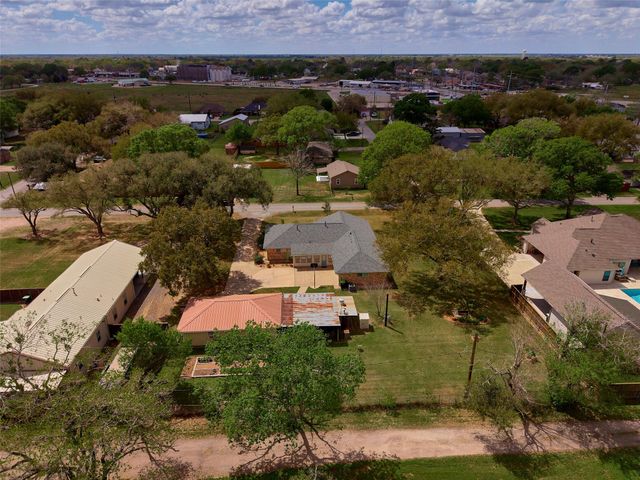 9015 Antonia Street, Needville, TX 77461
