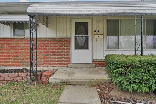 5616 Griggs Drive, Flint, MI 48504