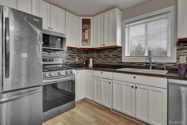 5616 Griggs Drive, Flint, MI 48504