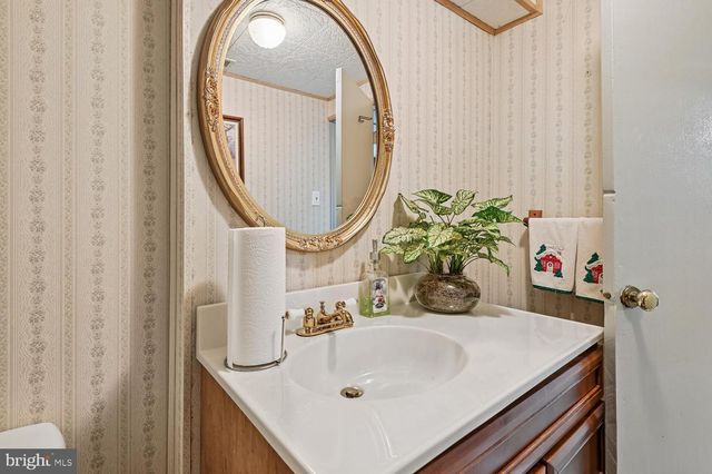 6907 GERMAN HILL RD, Baltimore, MD 21222