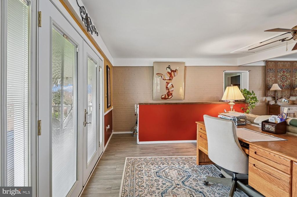 Image 18 of property listing at 6907 GERMAN HILL RD, Baltimore, MD 21222