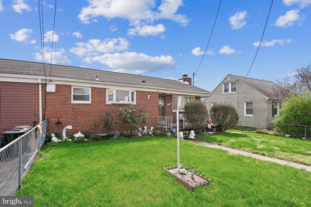 Image 3 of property listing at 6907 GERMAN HILL RD, Baltimore, MD 21222