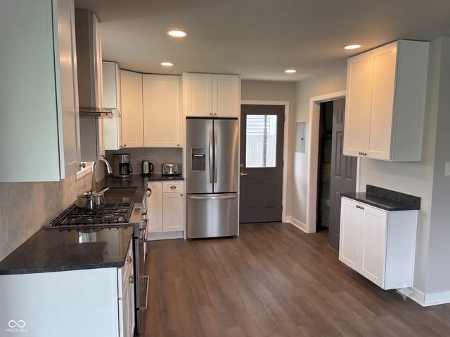 320 N 7th Avenue, Beech Grove, IN 46107