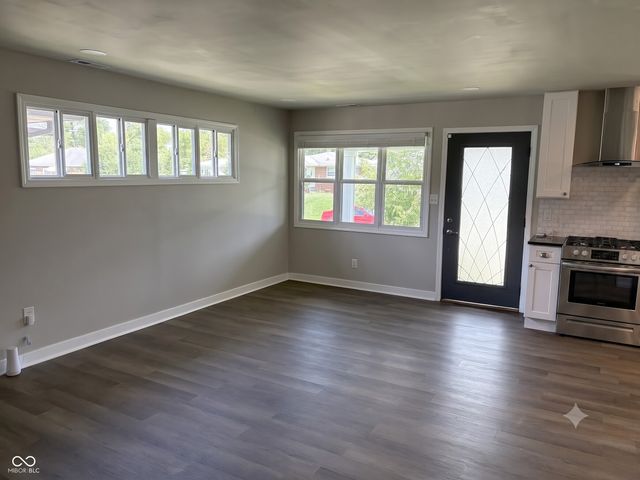 320 N 7th Avenue, Beech Grove, IN 46107