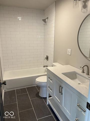 320 N 7th Avenue, Beech Grove, IN 46107