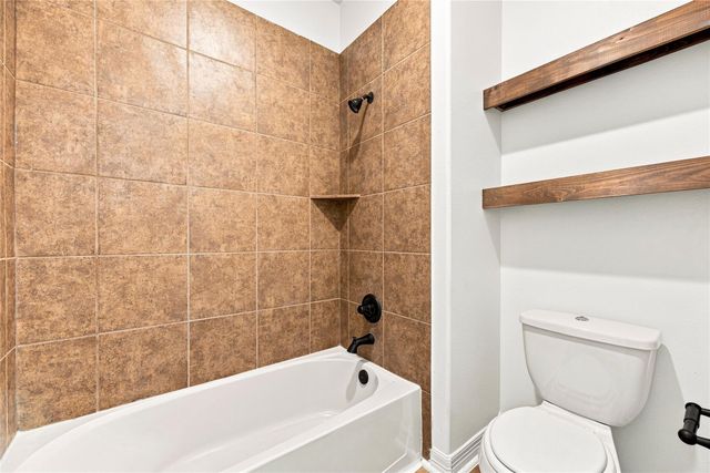5827 Amherst Farms Lane, Fulshear, TX 77441
