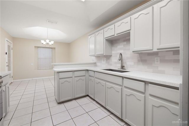 1520 N Popotillo Avenue, Edinburg, TX 78541