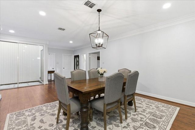 31 Wellington Drive, Sugar Land, TX 77478