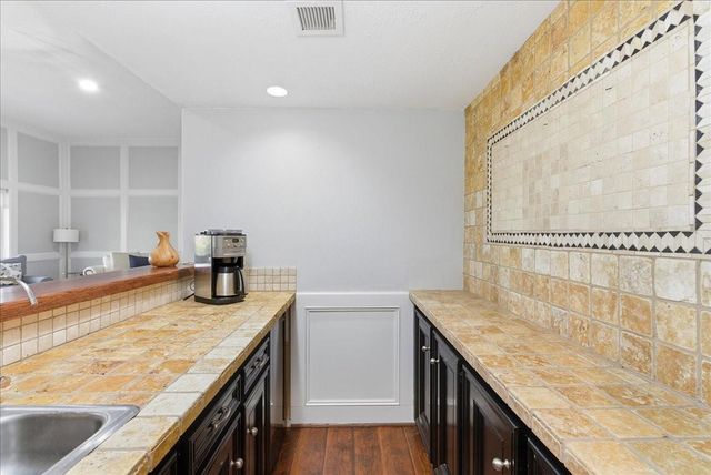 31 Wellington Drive, Sugar Land, TX 77478