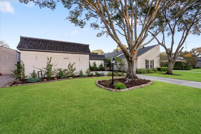 31 Wellington Drive, Sugar Land, TX 77478