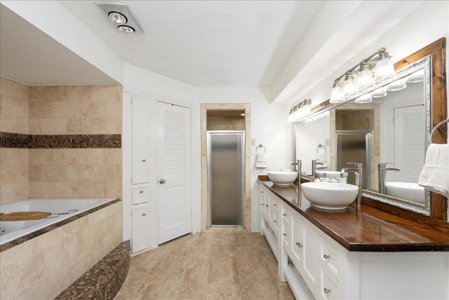 31 Wellington Drive, Sugar Land, TX 77478