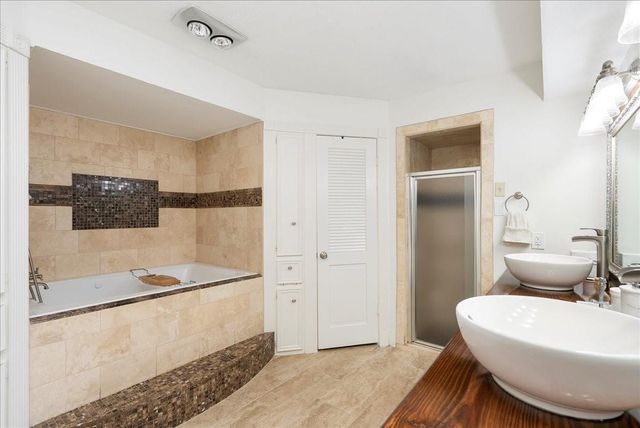 31 Wellington Drive, Sugar Land, TX 77478