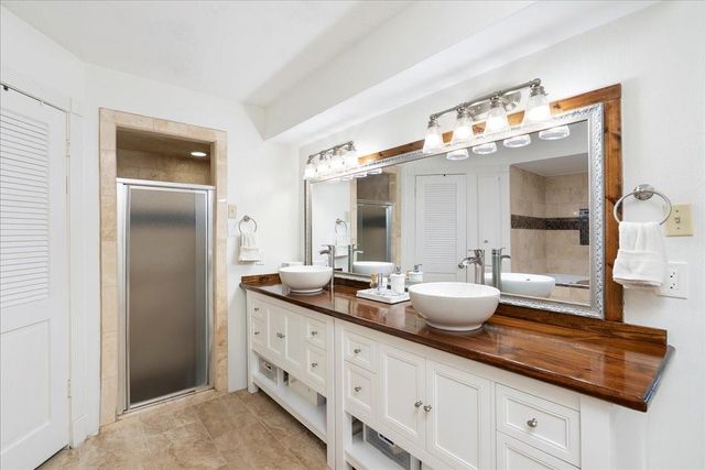 31 Wellington Drive, Sugar Land, TX 77478