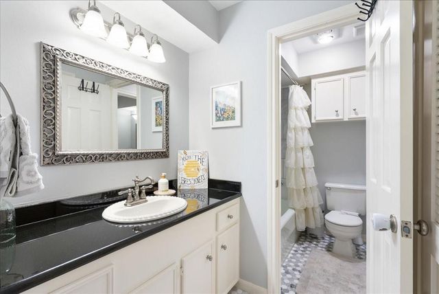 31 Wellington Drive, Sugar Land, TX 77478