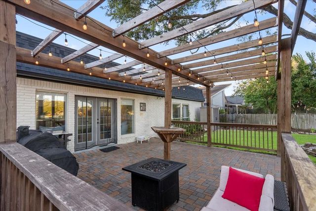 31 Wellington Drive, Sugar Land, TX 77478