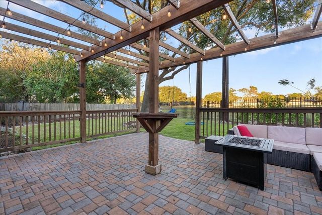 31 Wellington Drive, Sugar Land, TX 77478