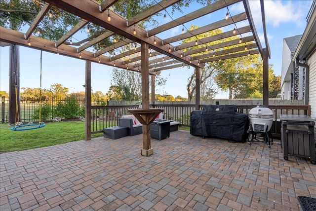 31 Wellington Drive, Sugar Land, TX 77478