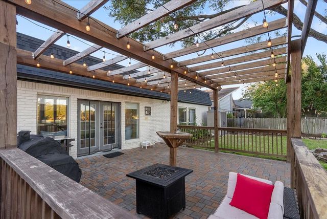 31 Wellington Drive, Sugar Land, TX 77478