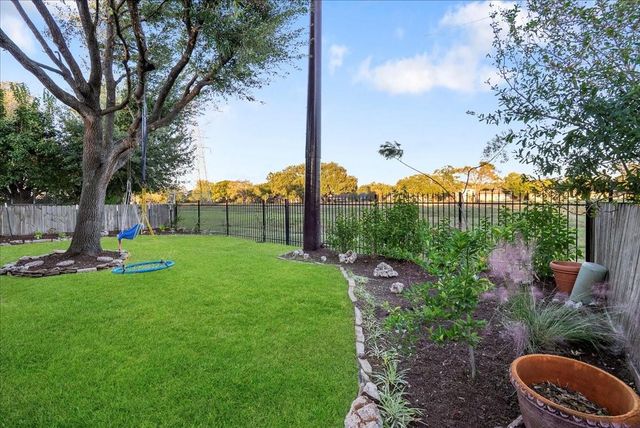 31 Wellington Drive, Sugar Land, TX 77478