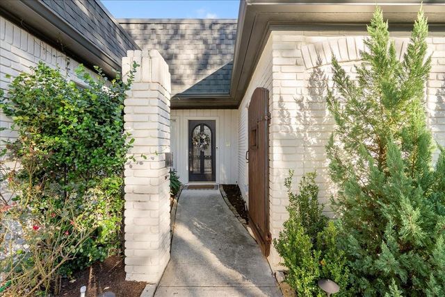 31 Wellington Drive, Sugar Land, TX 77478