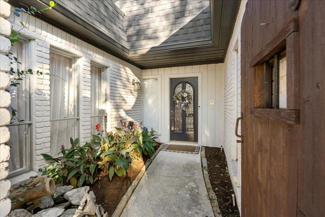 31 Wellington Drive, Sugar Land, TX 77478