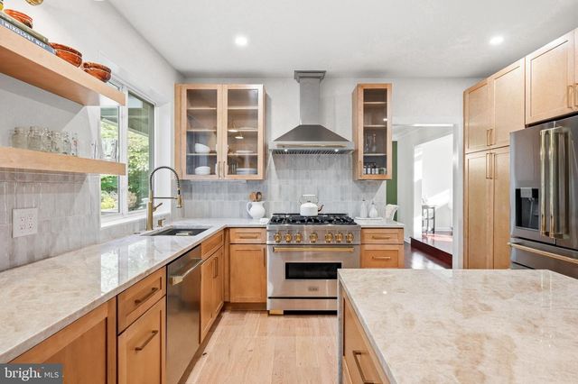 276 GREENTREE RD, Sewell, NJ 08080