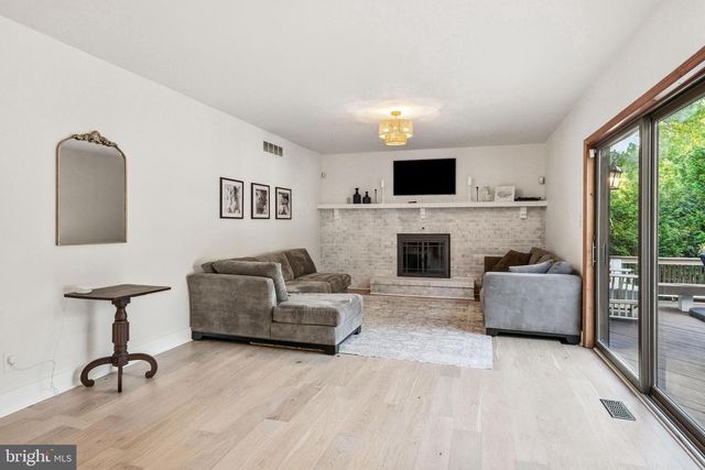 276 GREENTREE RD, Sewell, NJ 08080