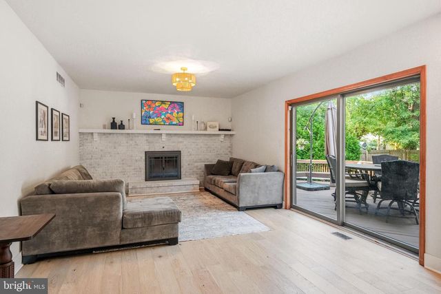 276 GREENTREE RD, Sewell, NJ 08080